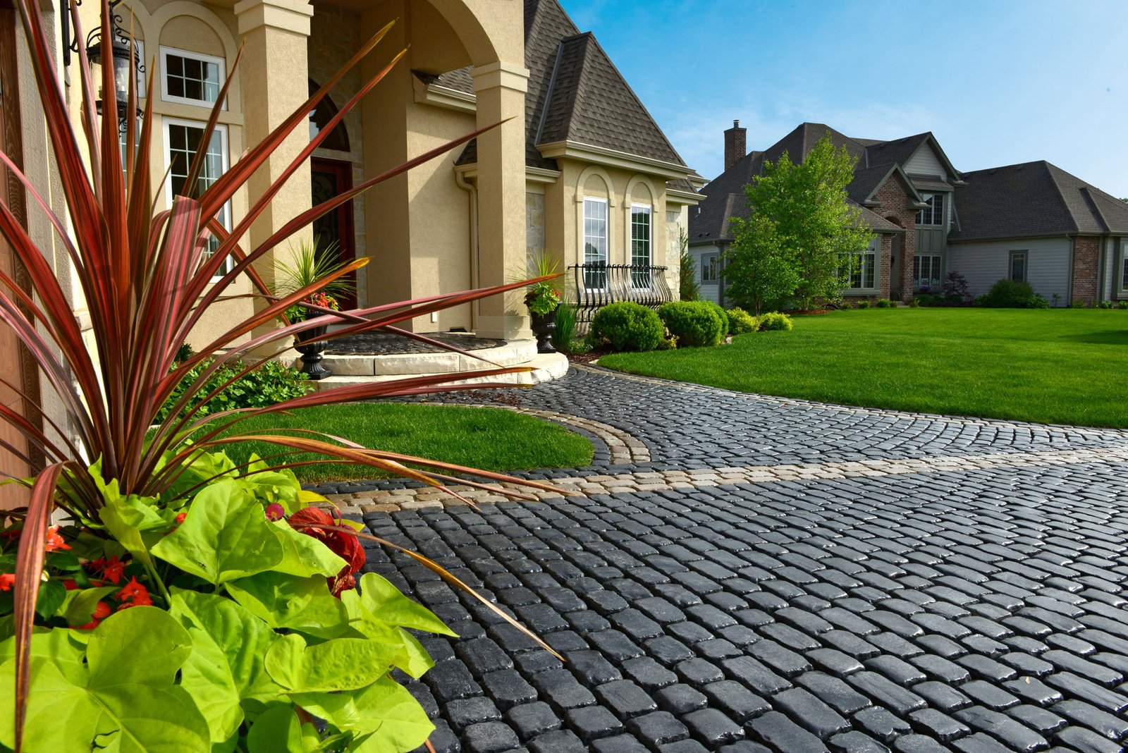 Durocrafts paver courtyard